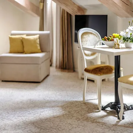 Heritage Life Palace Hotel 4*