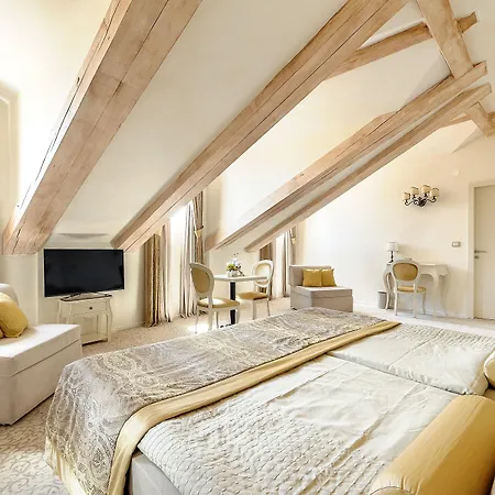 Heritage Life Palace Hotel 4*