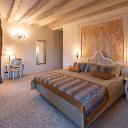 Heritage Life Palace Hotel 4*