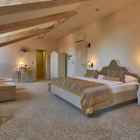 Hotel Heritage Life Palace 4*