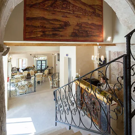 Heritage Life Palace Σίμπενικ