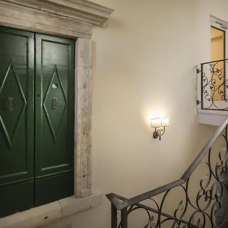 Heritage Life Palace Σίμπενικ