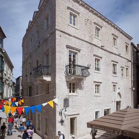 Heritage Life Palace Σίμπενικ