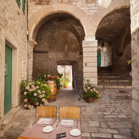 Hotell Heritage Life Palace Šibenik