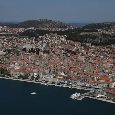 Heritage Life Palace Σίμπενικ