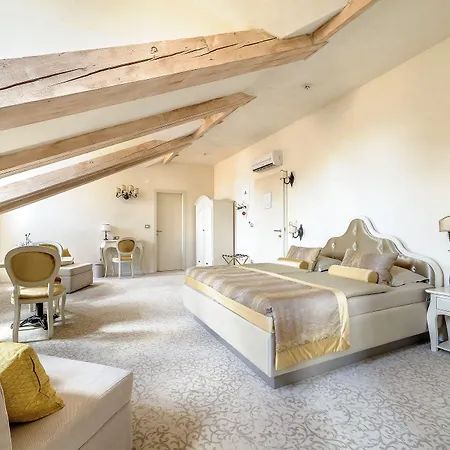 Heritage Life Palace Hotel 4*