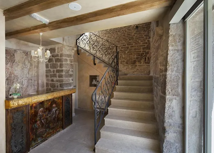 Heritage Life Palace Szálloda 4*