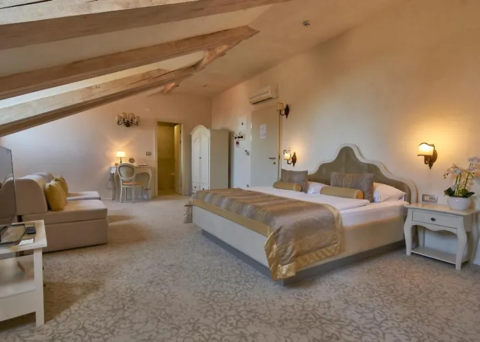 Ξενοδοχείο Heritage Life Palace 4*