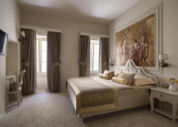 Hotel Heritage Life Palace